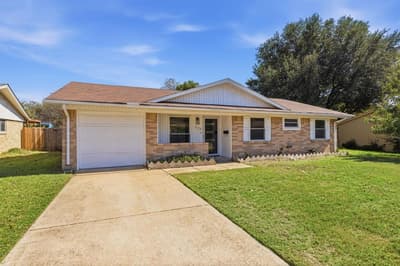 206 Rockaway Drive, Duncanville TX 75116 - Photo 2