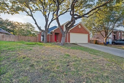 605 Reeves Lane, Kennedale TX 76060