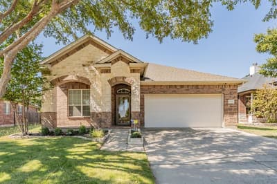 2205 Clairborne Drive, Fort Worth TX 76177