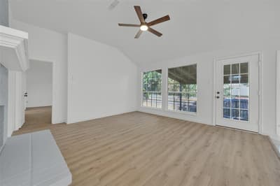 1117 Silver Spruce Drive, Arlington TX 76001 - Photo 3