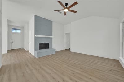 1117 Silver Spruce Drive, Arlington TX 76001 - Photo 5