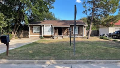 722 Circle Drive, Arlington TX 76010