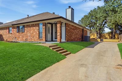 5709 Ranchogrande Drive, Arlington TX 76017