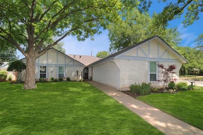 2001 Heather Way Drive, Arlington TX 76012
