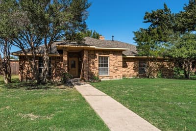 1616 Saxony Place, Carrollton TX 75007 - Photo 2