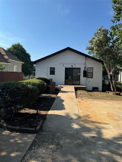 715 W Monterey Street, Denison TX 75020 - Photo 2