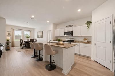 8 Glen Crossings Road, Edgecliff Village TX 76134
