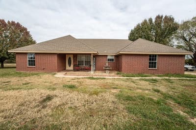 1385 Fm 194, Blossom TX 75416