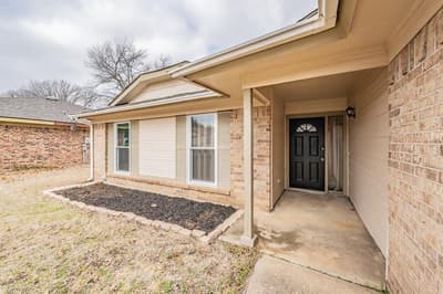 221 Kalmia Drive, Arlington TX 76018 - Photo 4