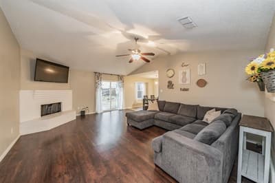221 Kalmia Drive, Arlington TX 76018 - Photo 5