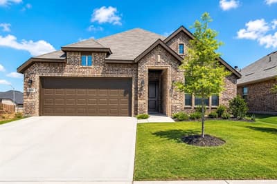 529 Lela Circle, Keene TX 76059