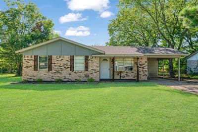 600 Sunset Street, Blossom TX 75416
