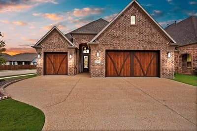2557 Stadium View Drive, Fort Worth TX 76118
