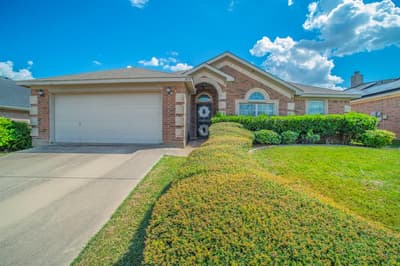 1634 Powder Horn Lane, Arlington TX 76018