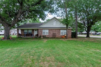 102 N Mesquite Street, Paradise TX 76073