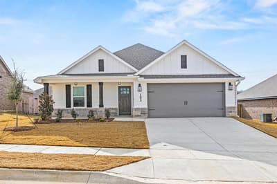 102 Maverick Trail, Valley View TX 76272