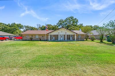 1075 Oak Ridge Drive, Oak Ridge TX 75160
