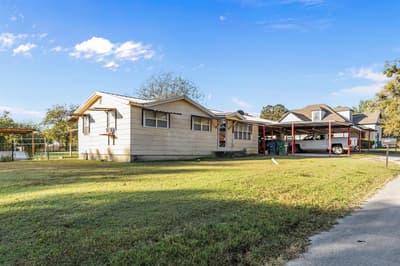 205 College Street, Chico TX 76431
