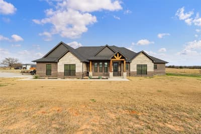 170 Rolling Hills Boulevard, Alvord TX 76225