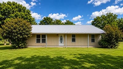140 Pecan Street, Blossom TX 75416