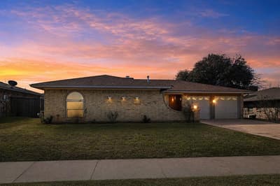2106 Avalon Lane, Arlington TX 76014