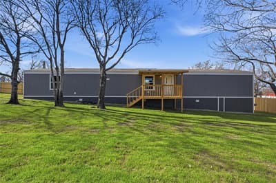 618 E 6th Street # A, Blum TX 76627