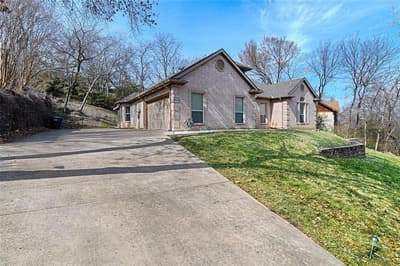 400 Dale Hollow Road, Fort Worth TX 76103