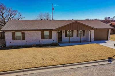128 Oak Creek Street, Jacksboro TX 76458