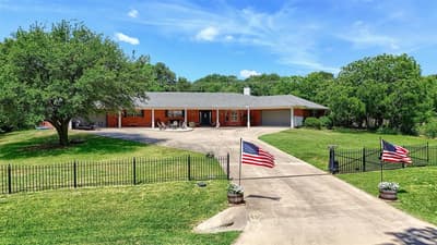 1246 Kiowa Drive W, Lake Kiowa TX 76240