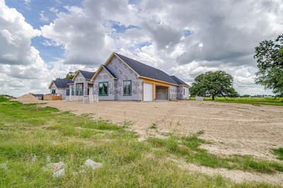 657 S Sugartree Drive, Lipan TX 76462