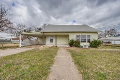 308 N Bois D Arc Street, Savoy TX 75479