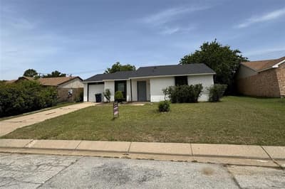 7005 Greenview Circle N, Fort Worth TX 76120