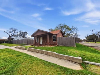 3000 Avenue M, Fort Worth TX 76105