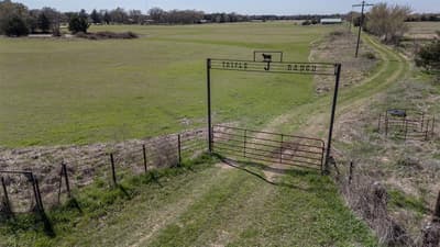 267 County Road 2150, Telephone TX 75446