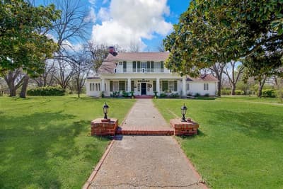 1200 Park Drive, Hillsboro TX 76645