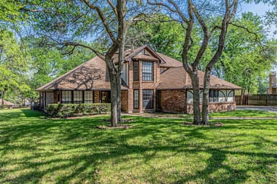 8808 Sylvan Court, Fort Worth TX 76120