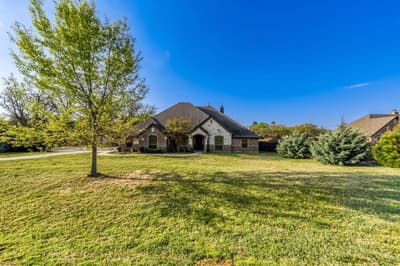 104 Lyndsey Court, Boyd TX 76023
