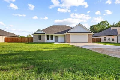 903 W Cardinal Street, Ector TX 75439