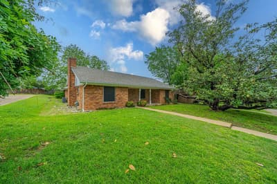806 E Coral Way, Grand Prairie TX 75051