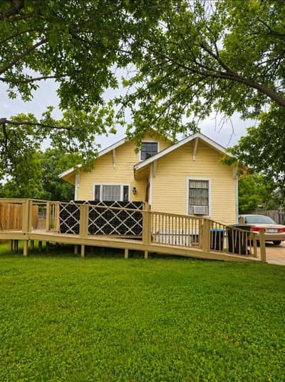 3122 N Pecan Street, Fort Worth TX 76106