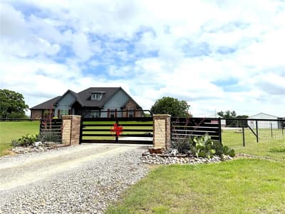 229 Oak Tree Court, Poolville TX 76487