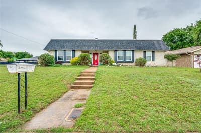1616 Country Manor Road, Fort Worth TX 76134