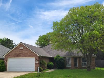 1109 Westgrove Drive, Saginaw TX 76179