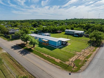 703 N Harvey Street, Breckenridge TX 76424