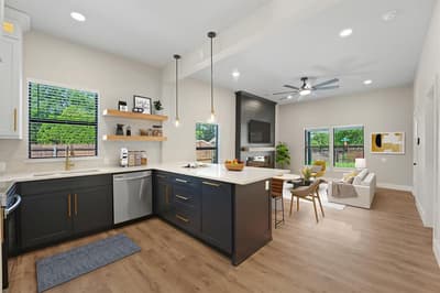 300 Steinman Avenue, Dallas TX 75203