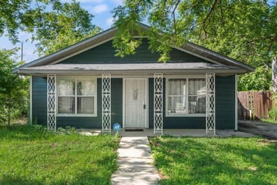921 E Annie Street, Fort Worth TX 76104