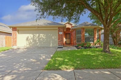 2007 Kings Forest Drive, Heartland TX 75126