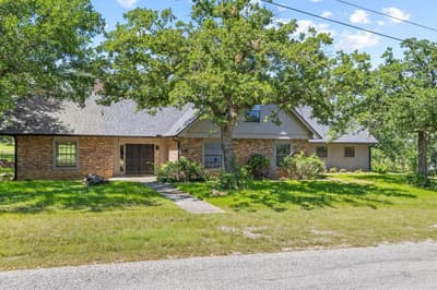 612 Doaks Drive, Runaway Bay TX 76426