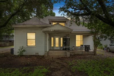 701 E Elm Street, Hillsboro TX 76645