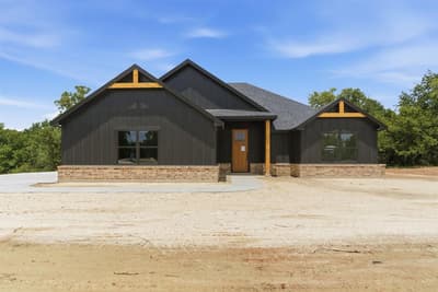 105 Graystone, Weatherford TX 76088